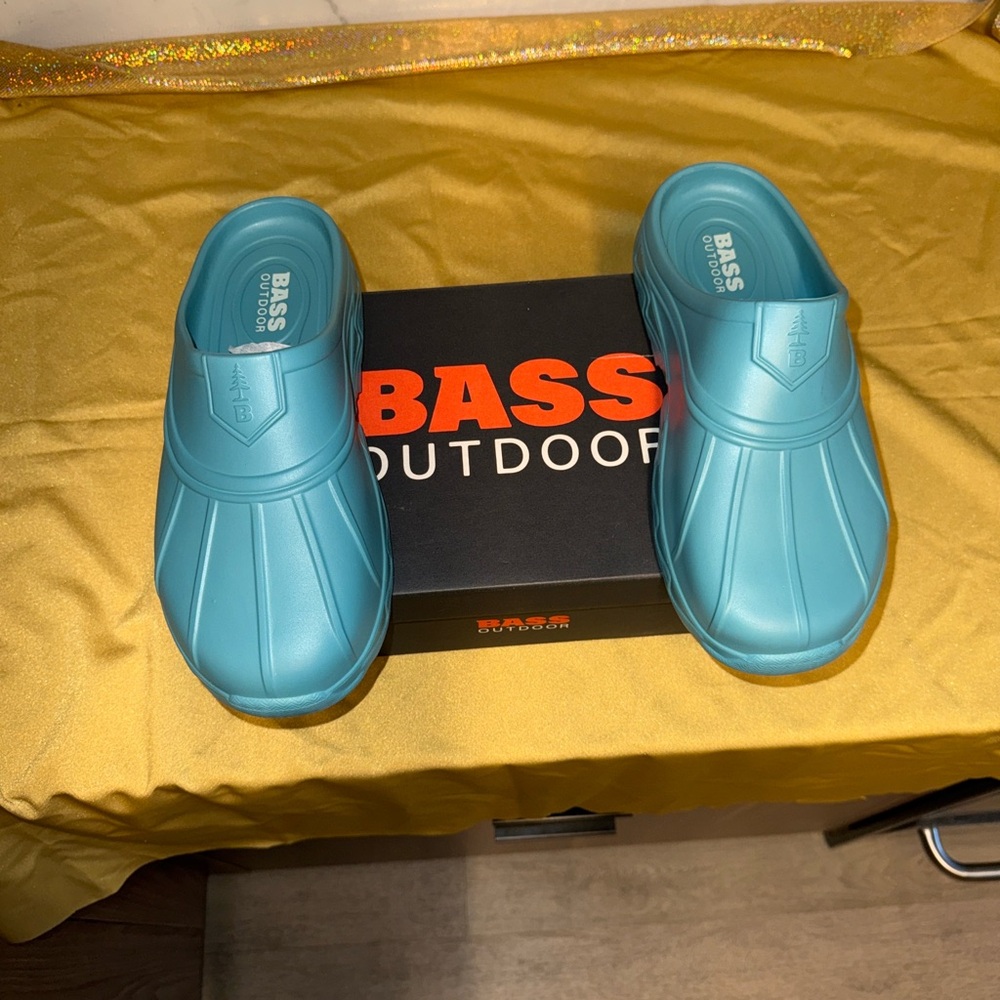 Bass Blue Men's Sandals. Women’s size 9